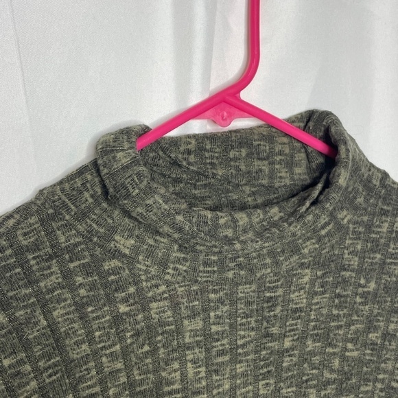 American Eagle Oversized Ribber Turtleneck Longsleeve Sweater Size M - Picture 3 of 8